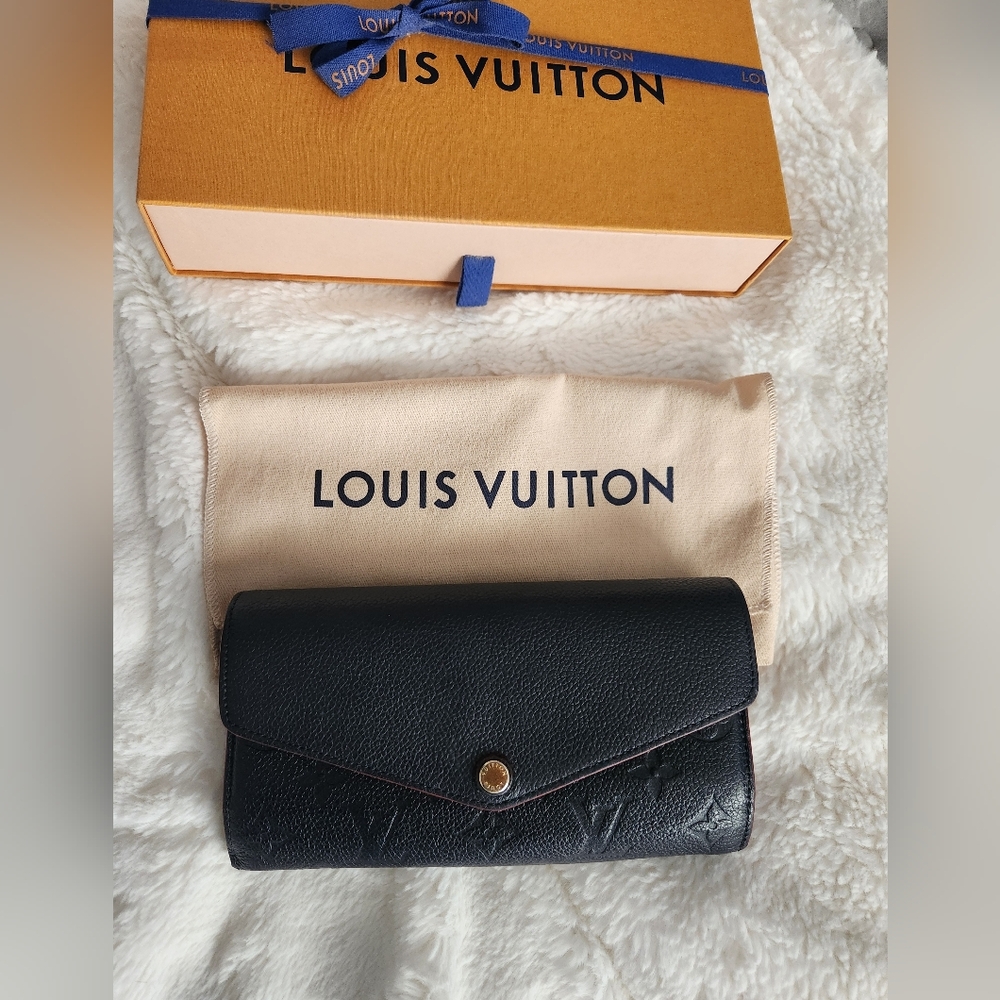 Louis Vuitton Women's Portefeuille Wallet in Navy Blue